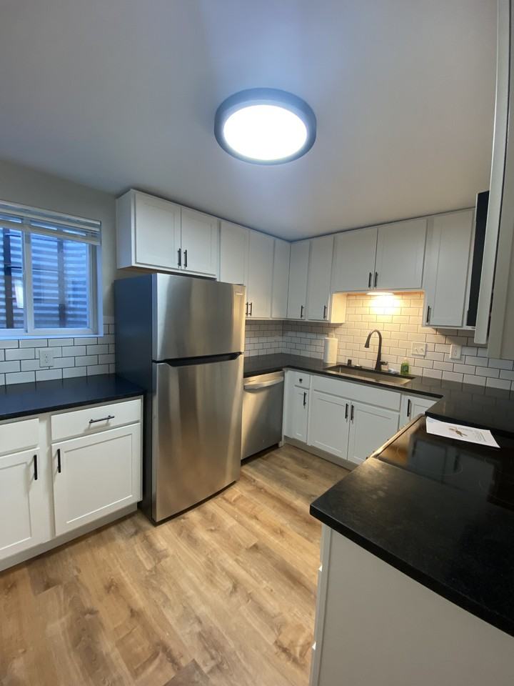 822 3rd St #822 - Photo 5 of 17