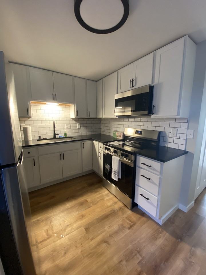 822 3rd St #822 - Photo 6 of 17
