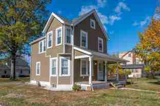 238 Van Ave - Photo 1 of 1