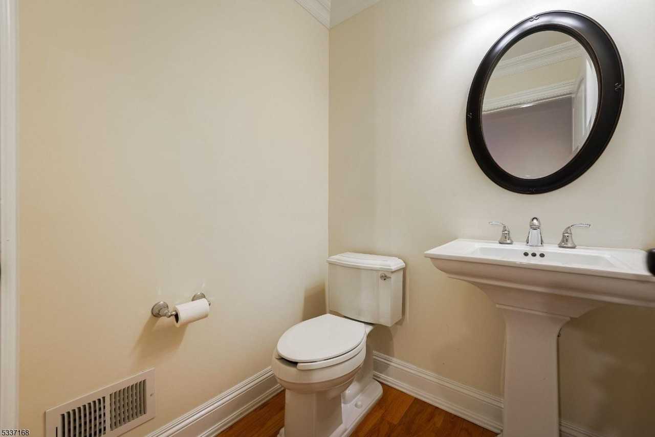51 Summit Ave #A - Photo 7 of 16