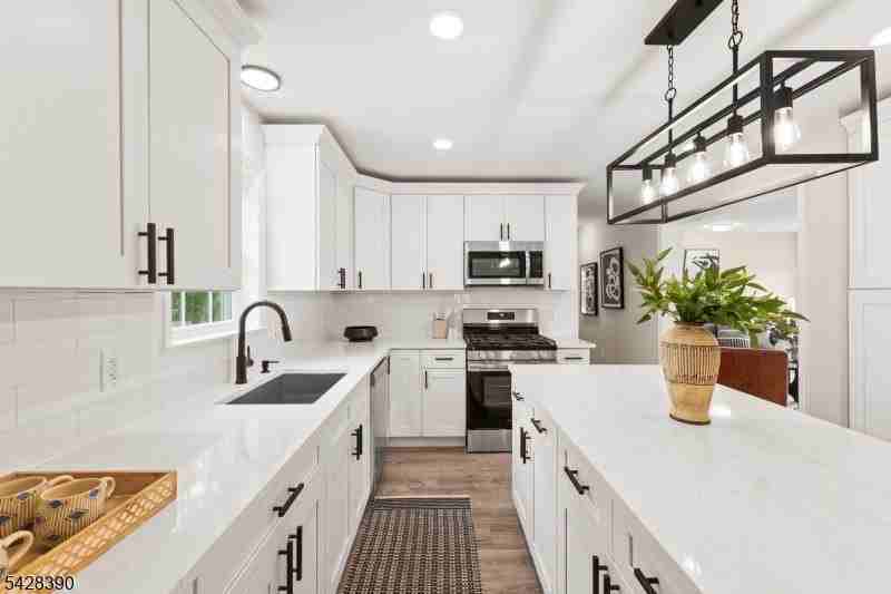 128 Big Piece Rd - Photo 6 of 43