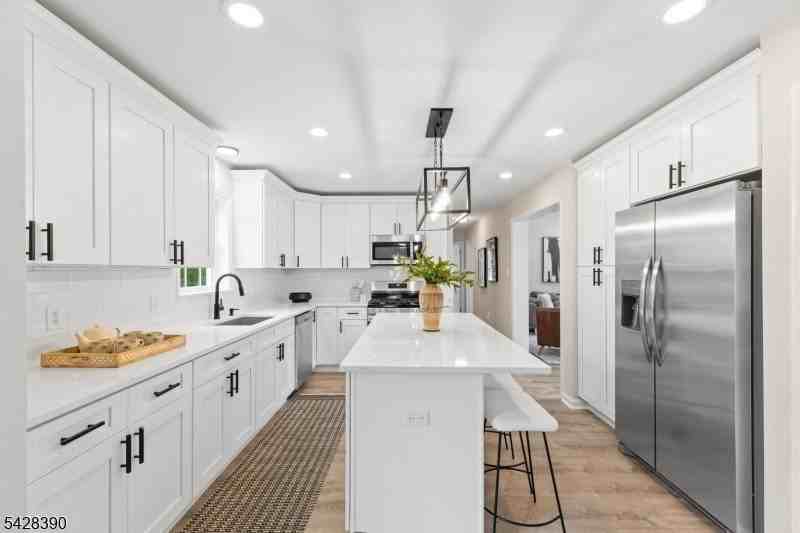 128 Big Piece Rd - Photo 7 of 43