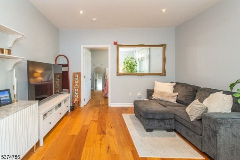 276 Chestnut St #1G - Photo 4 of 21