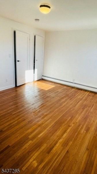 728 Thomas St - Photo 4 of 12
