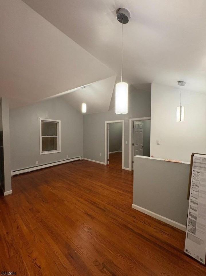 65 Grove St Apt 3rd - Photo 3 of 9