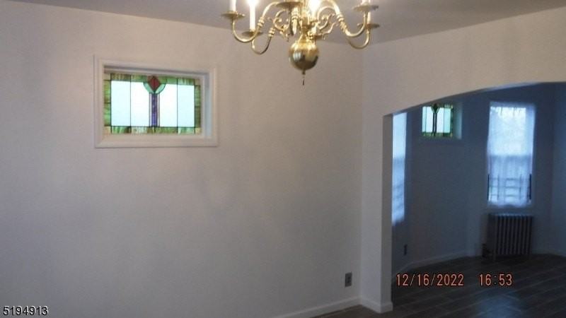 281 Buffalo Ave - Photo 3 of 8