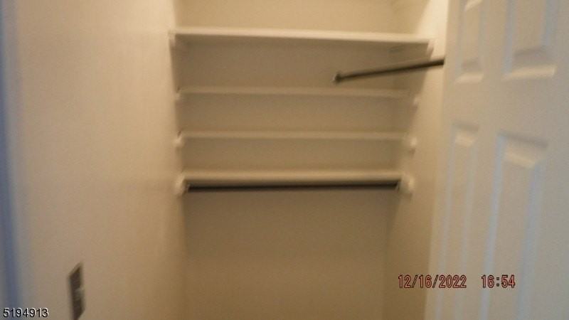 281 Buffalo Ave - Photo 6 of 8