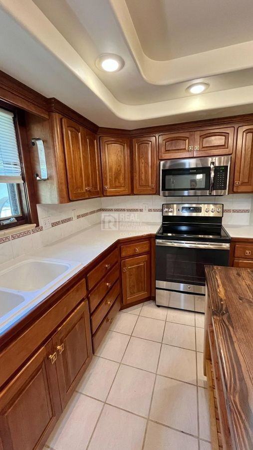 2748 S Marshall St - Photo 5 of 22