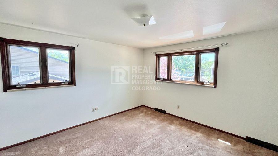 2748 S Marshall St - Photo 7 of 22