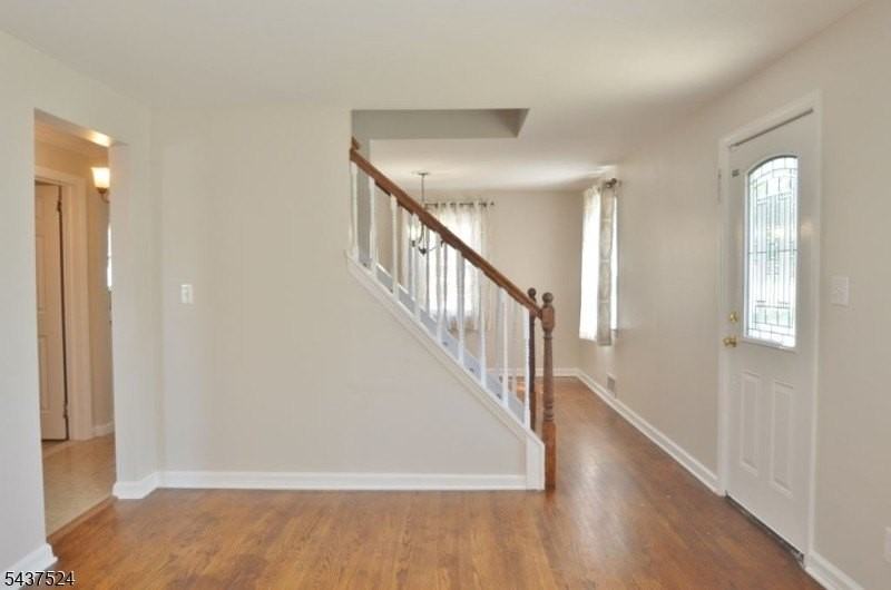 35 Troy Rd - Photo 3 of 20