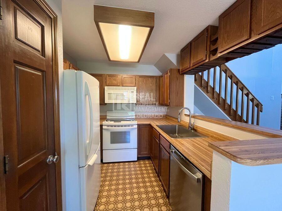 3010 W Prentice Ave #C - Photo 5 of 17