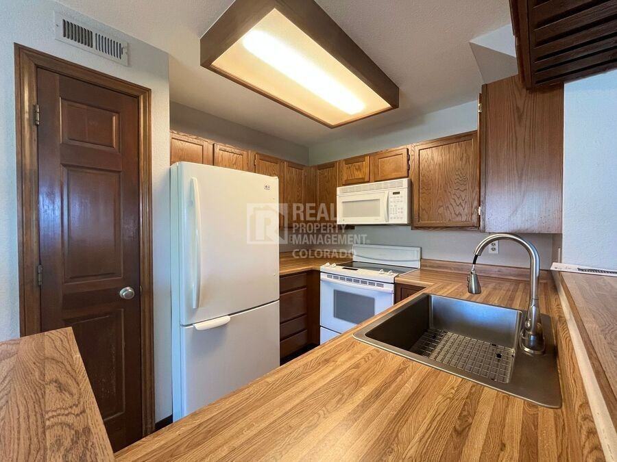 3010 W Prentice Ave #C - Photo 6 of 17