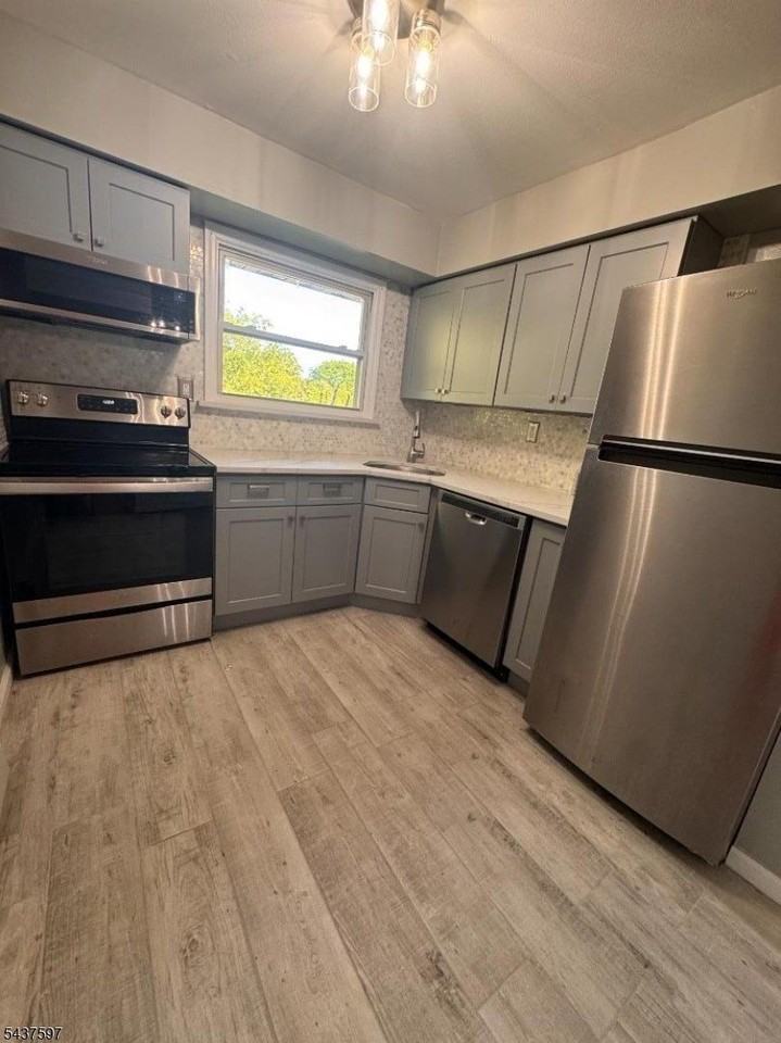 50 Deanna Dr #130 - Photo 6 of 12