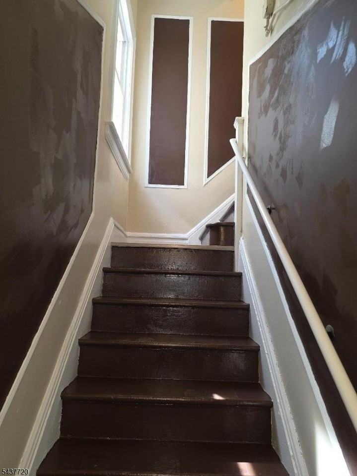 151 S Munn Ave #2 - Photo 3 of 10