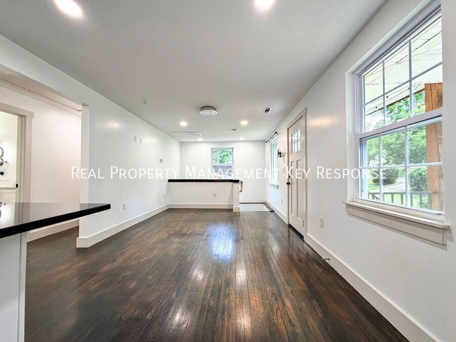 1353 Cardinal Ave - Photo 2 of 22