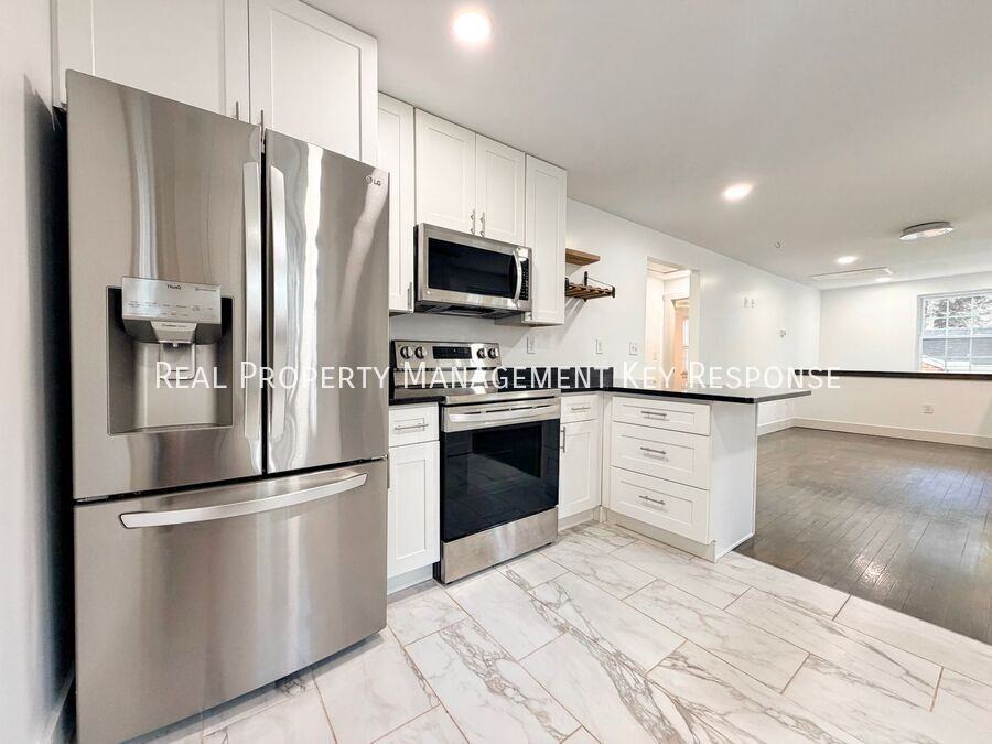 1353 Cardinal Ave - Photo 4 of 22