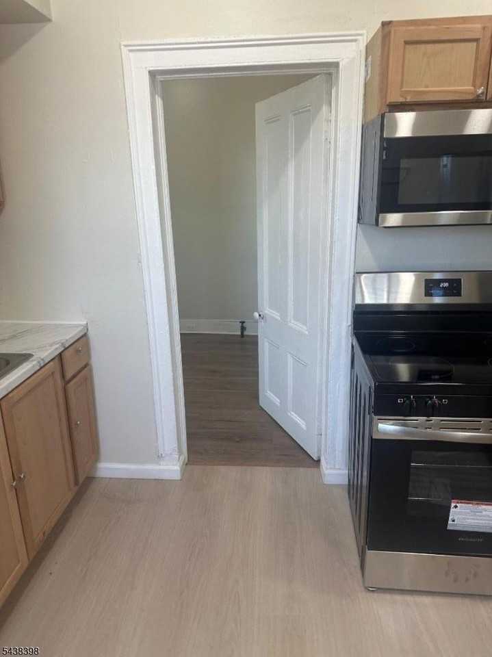 452 Alden St #1 - Photo 4 of 9