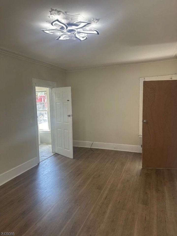 452 Alden St #1 - Photo 7 of 9