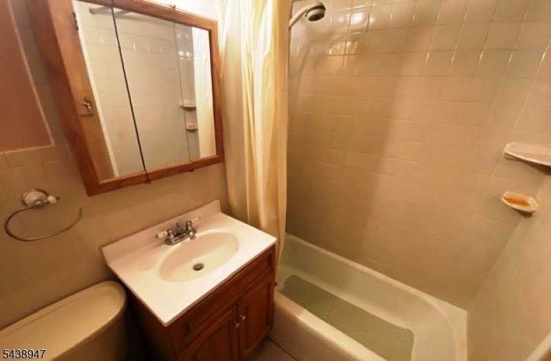 29 Brady Blvd #2 - Photo 3 of 8