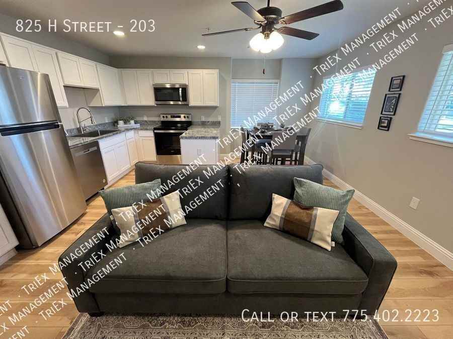825 H St #203 - Photo 3 of 15
