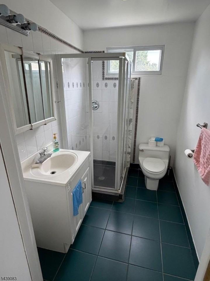 19 Alexander Ave - Photo 5 of 16