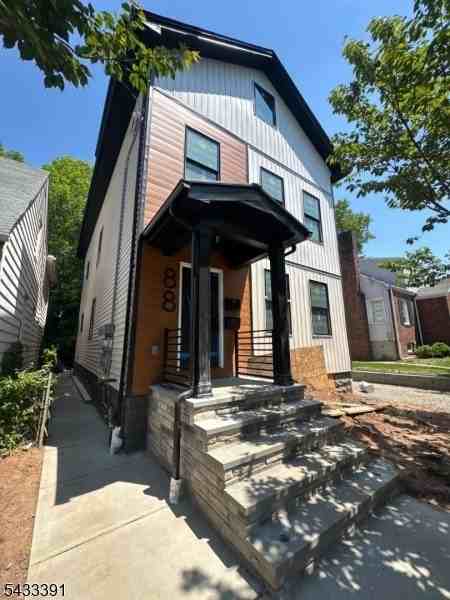 88 Sanford Ave