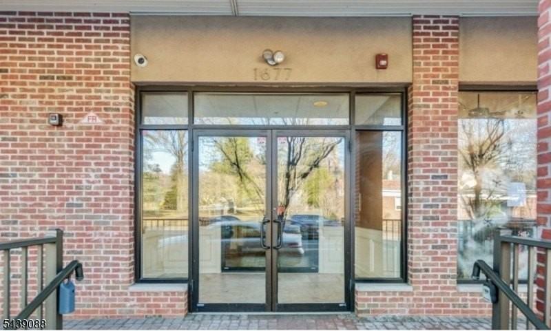 1677 Springfield Ave #13 - Photo 3 of 15