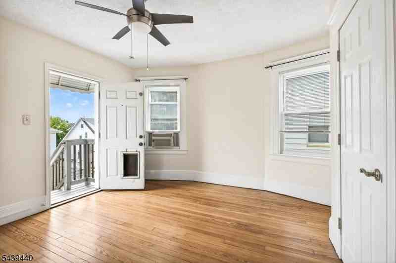 97 Berkeley Ave #2 - Photo 4 of 22