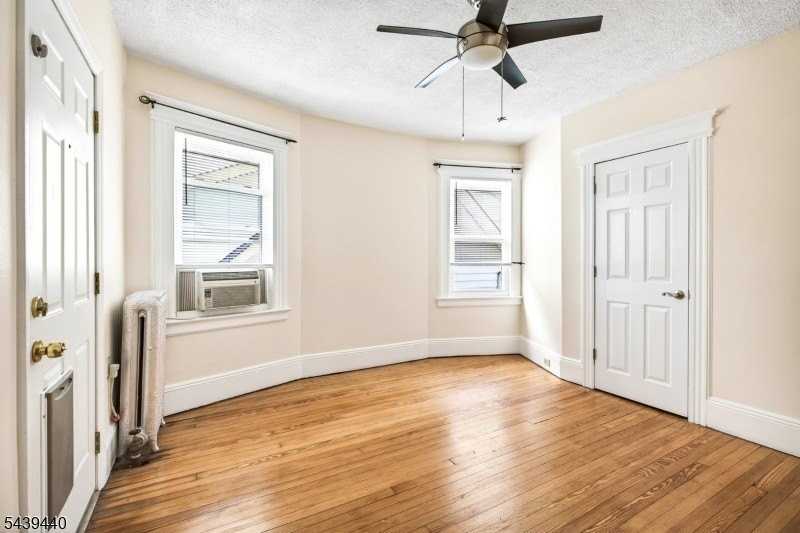 97 Berkeley Ave #2 - Photo 6 of 22