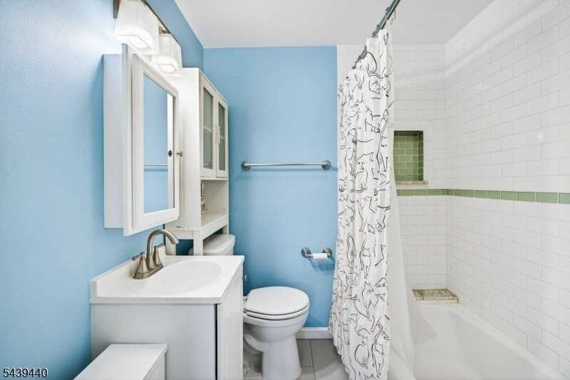 97 Berkeley Ave #2 - Photo 7 of 22