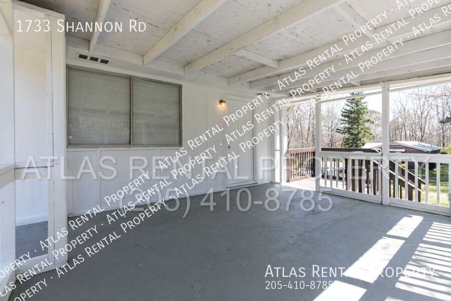 1733 Shannon Rd - Photo 5 of 24