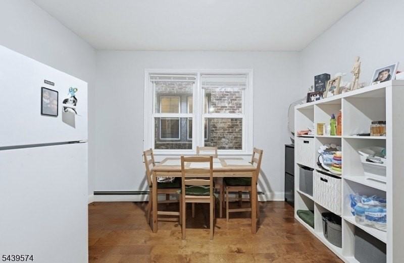328 John St - Photo 5 of 9