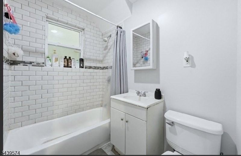 328 John St - Photo 6 of 9