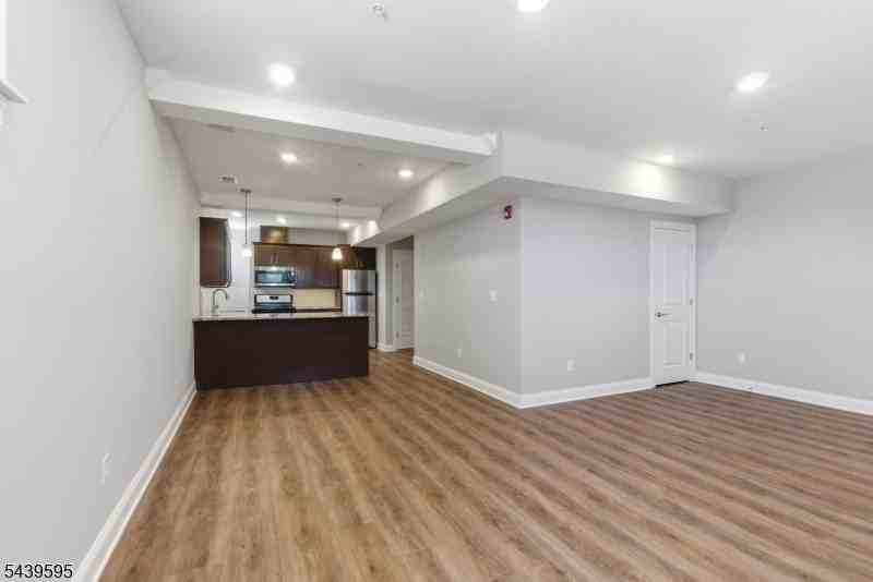 18-20 N Union Ave #5 - Photo 5 of 27
