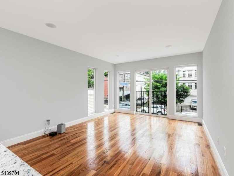 282 W Runyon St #1
