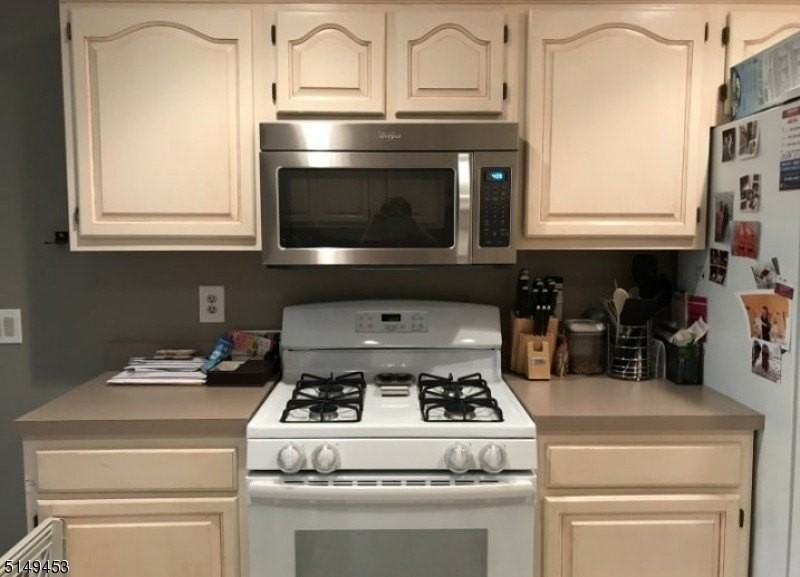 15 Barge Ct - Photo 3 of 26