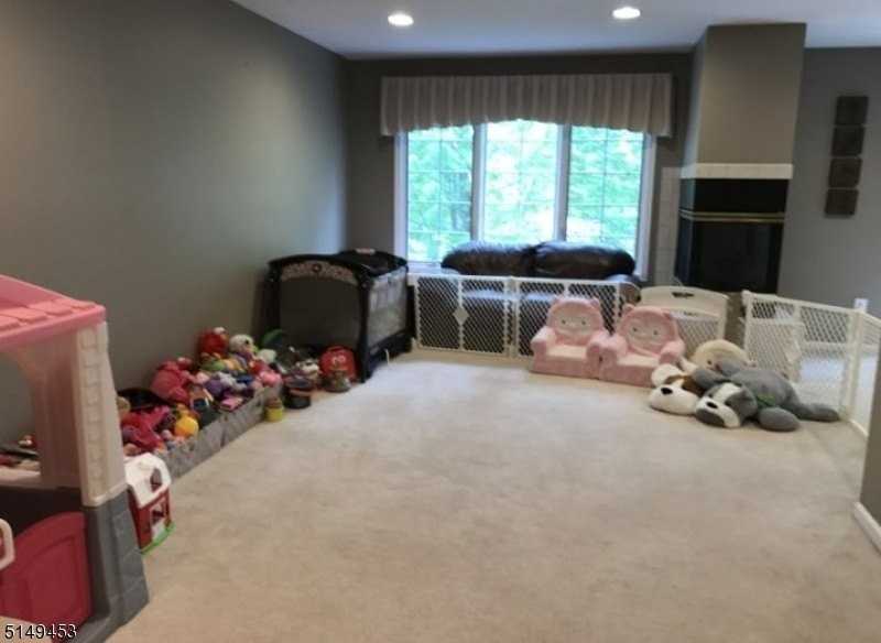 15 Barge Ct - Photo 7 of 26