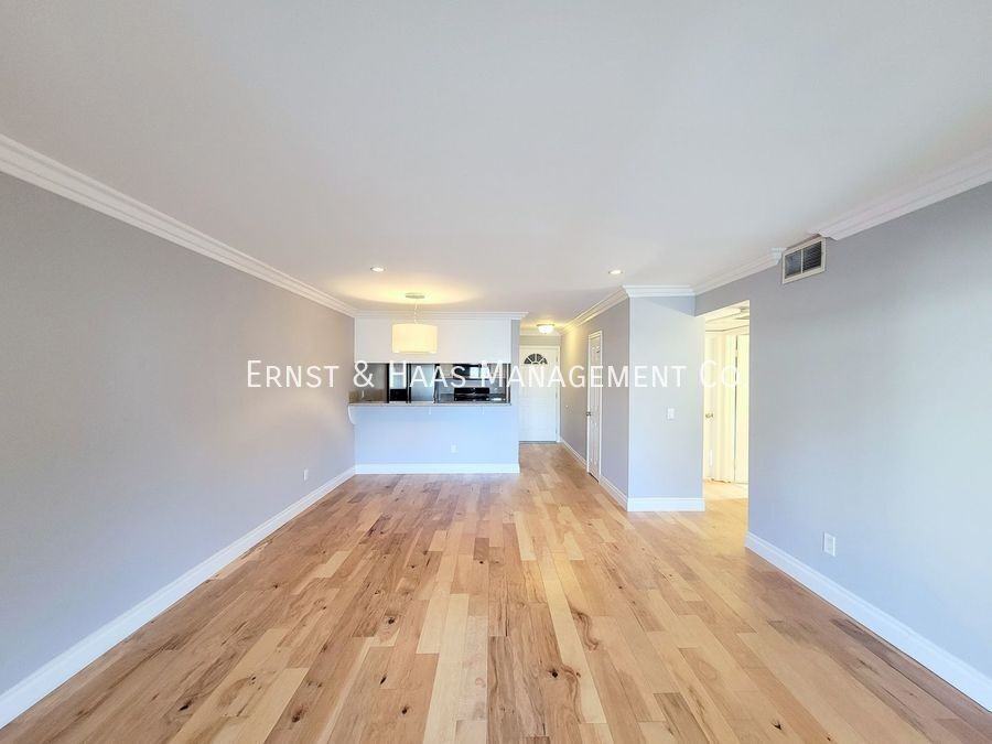 421 W 6th St #103 - Photo 7 of 26