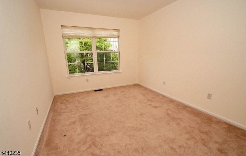 4 Prescott Ct - Photo 5 of 23