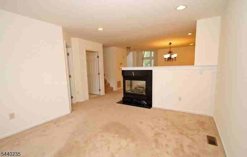 4 Prescott Ct - Photo 7 of 23