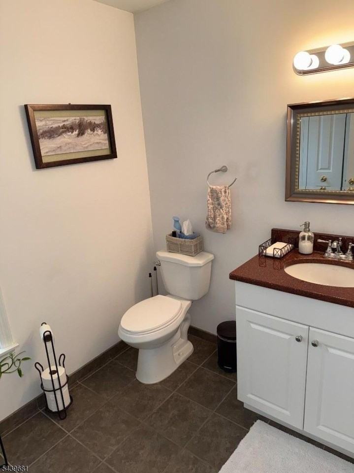 44 E Prospect St Apt C #3 - Photo 4 of 32