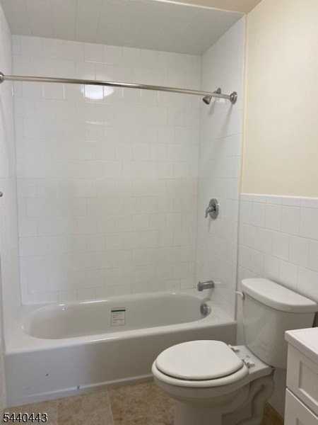 192 Market St #6B - Photo 4 of 12