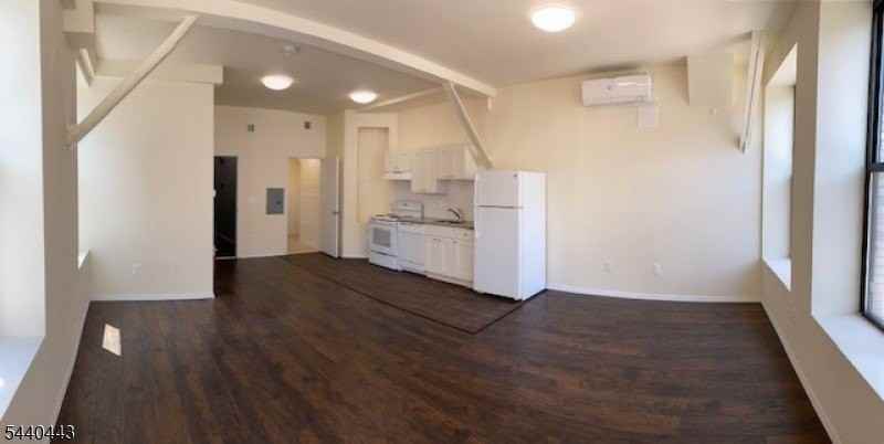 192 Market St #6B - Photo 5 of 12