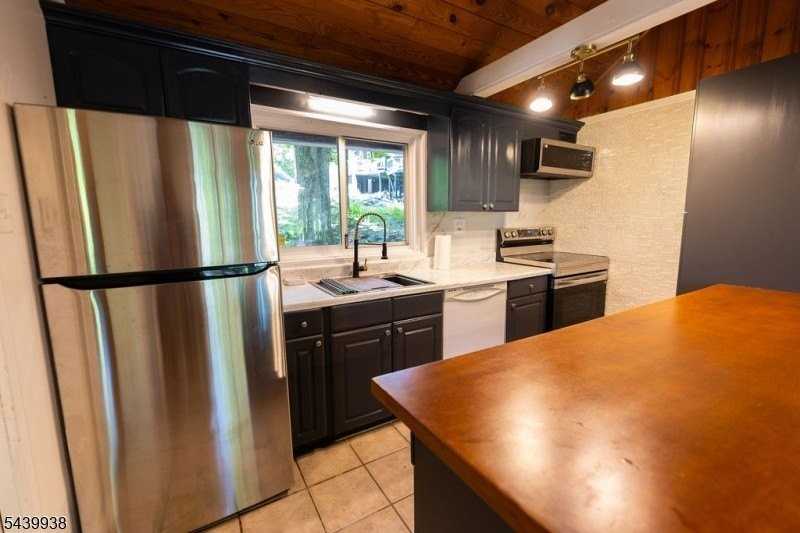 19 Lonaconing Rd - Photo 7 of 23