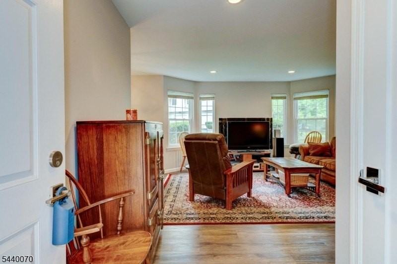 78 Wendover Ct - Photo 4 of 27