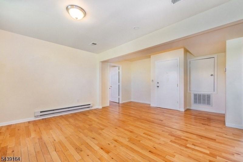 527 13th Ave #3 - Photo 3 of 23