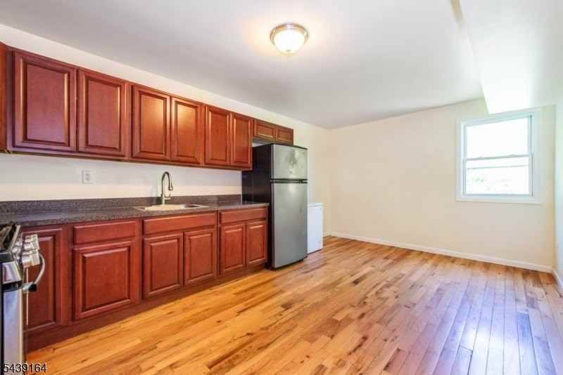 527 13th Ave #3 - Photo 6 of 23
