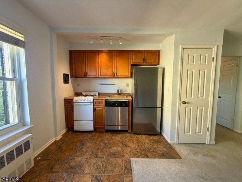 612 Hillside Ave #2D - Photo 7 of 10