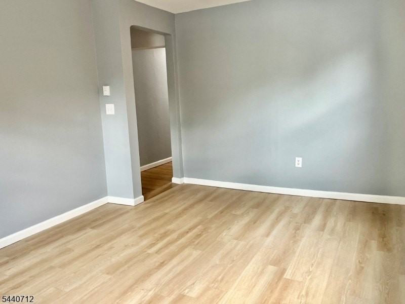8 Newton Ave #2 - Photo 5 of 9