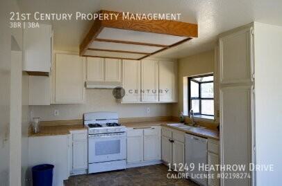 11241 Heathrow Dr - Photo 2 of 21